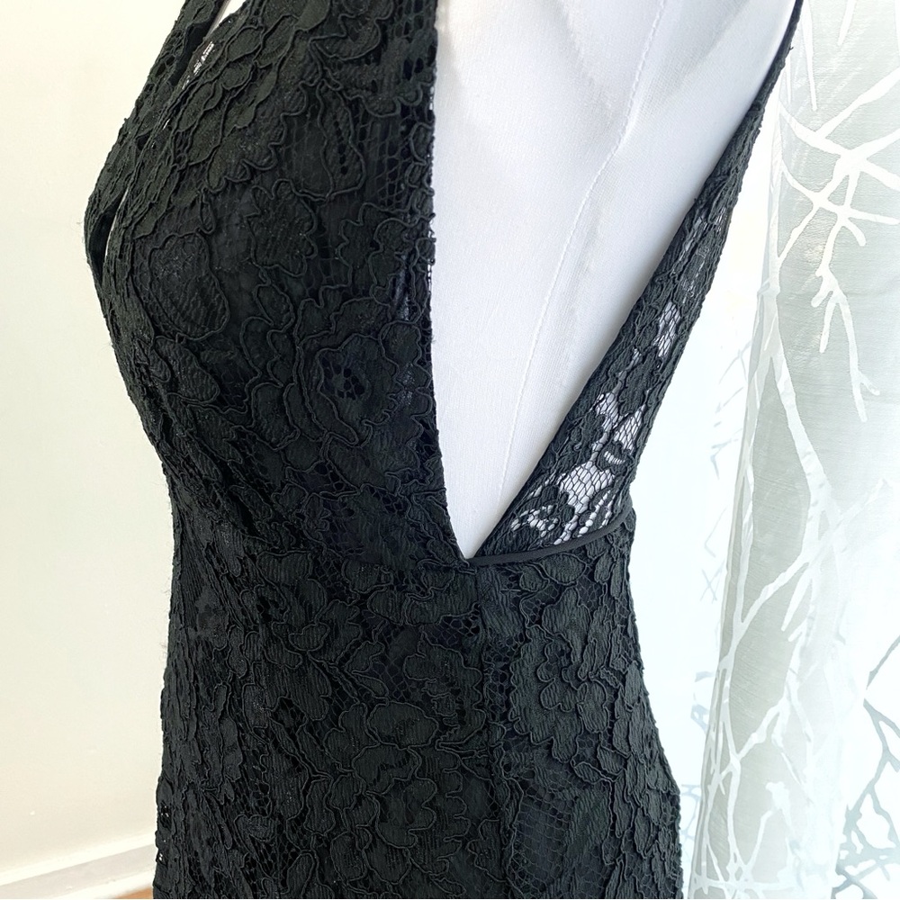 REFORMATION FRANCESCA BLACK LACE SLEEVELESS V-NECK SHEER BACK WRAP MAXI DRESS - Picture 6 of 11